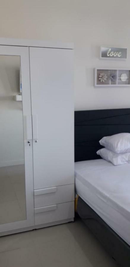 Vida View Apartement, Tower Asthon Unit 20 P Макасар Экстерьер фото